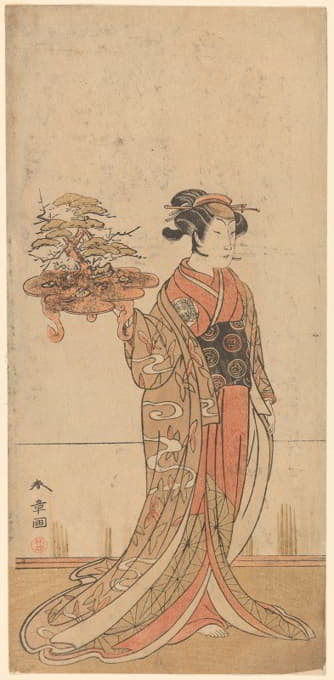 演员松尾中村（Nakamura Matsuge）饰演一名年轻女子，她手里拿着一个装有一棵矮树的罐子