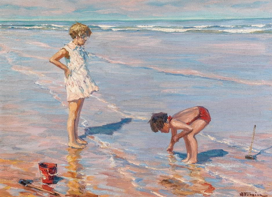 在海滩上玩耍的孩子们