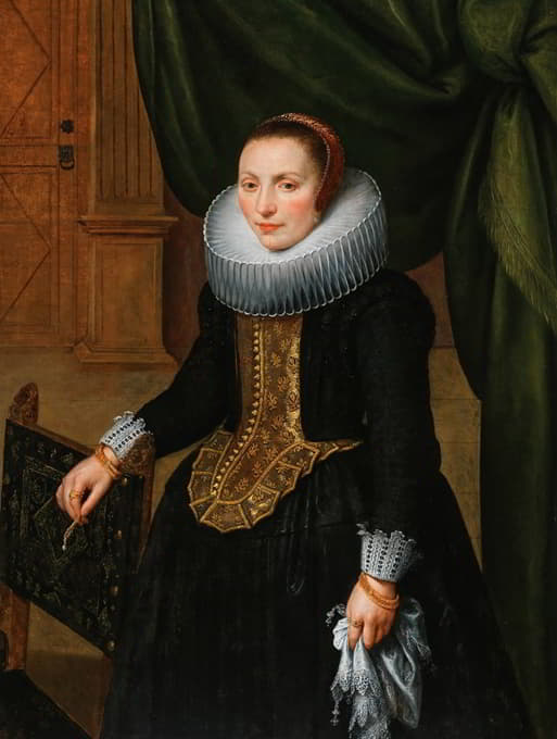 一位优雅女士站在椅子旁的肖像