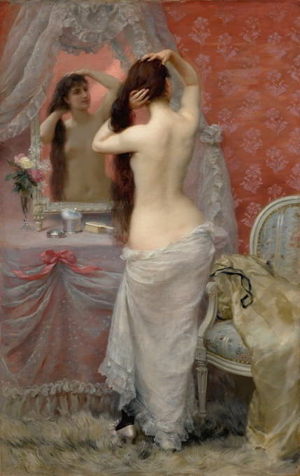 裸体的年轻女子在室内梳头