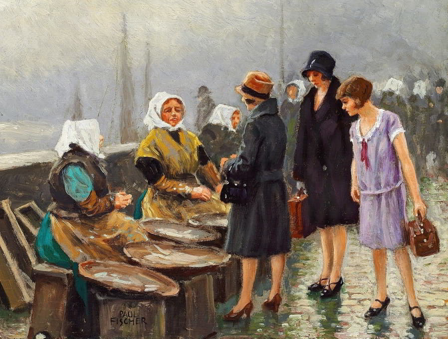 三位年轻女士在旧海滩上买鲜鱼