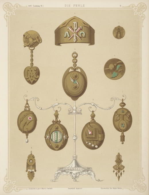 11种珠宝设计，包括一些金胸针，陈列在锻造银架上。