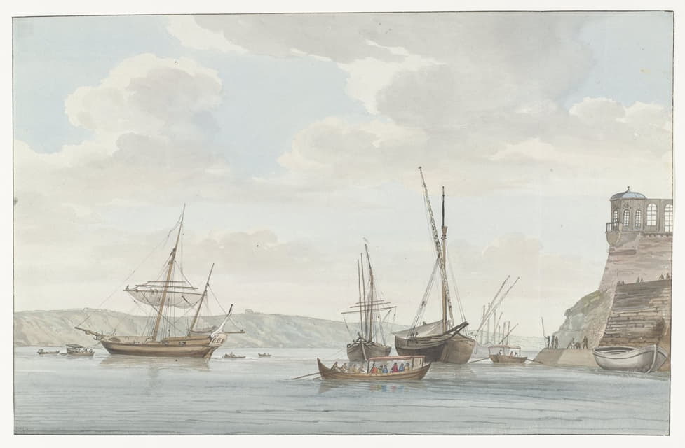 在马耳他，大梅特花园和帆船被拖到港口上方