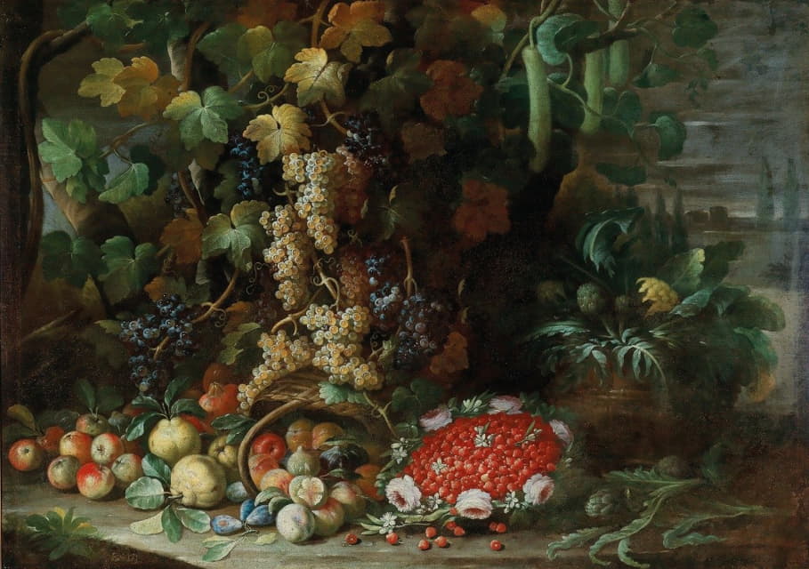 别墅花园里一个翻转的水果、鲜花和蔬菜篮子，上面有一个装满草莓的花环