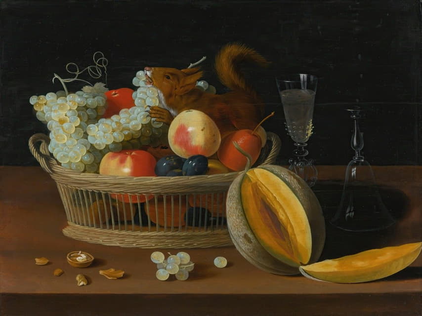 一篮水果、一只松鼠、玻璃杯和桌面上的一个切好的甜瓜的静物画