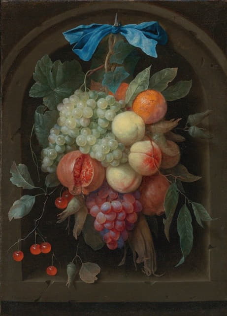 石头壁龛前挂在钉子上的葡萄、桃子、石榴和其他水果的静物画