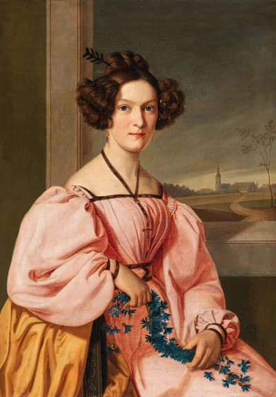 莱比锡钟楼背景中一位手持矢车菊花环的女士的肖像