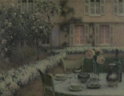Gerberoy白花园的桌子