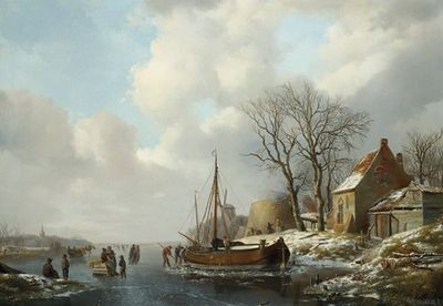在结冰的水道上，船上的人物在冬季的风景