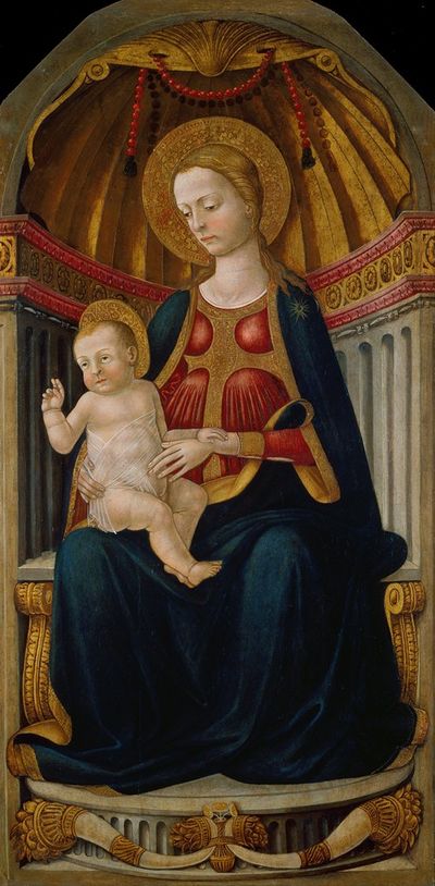 王位上的圣母和孩子